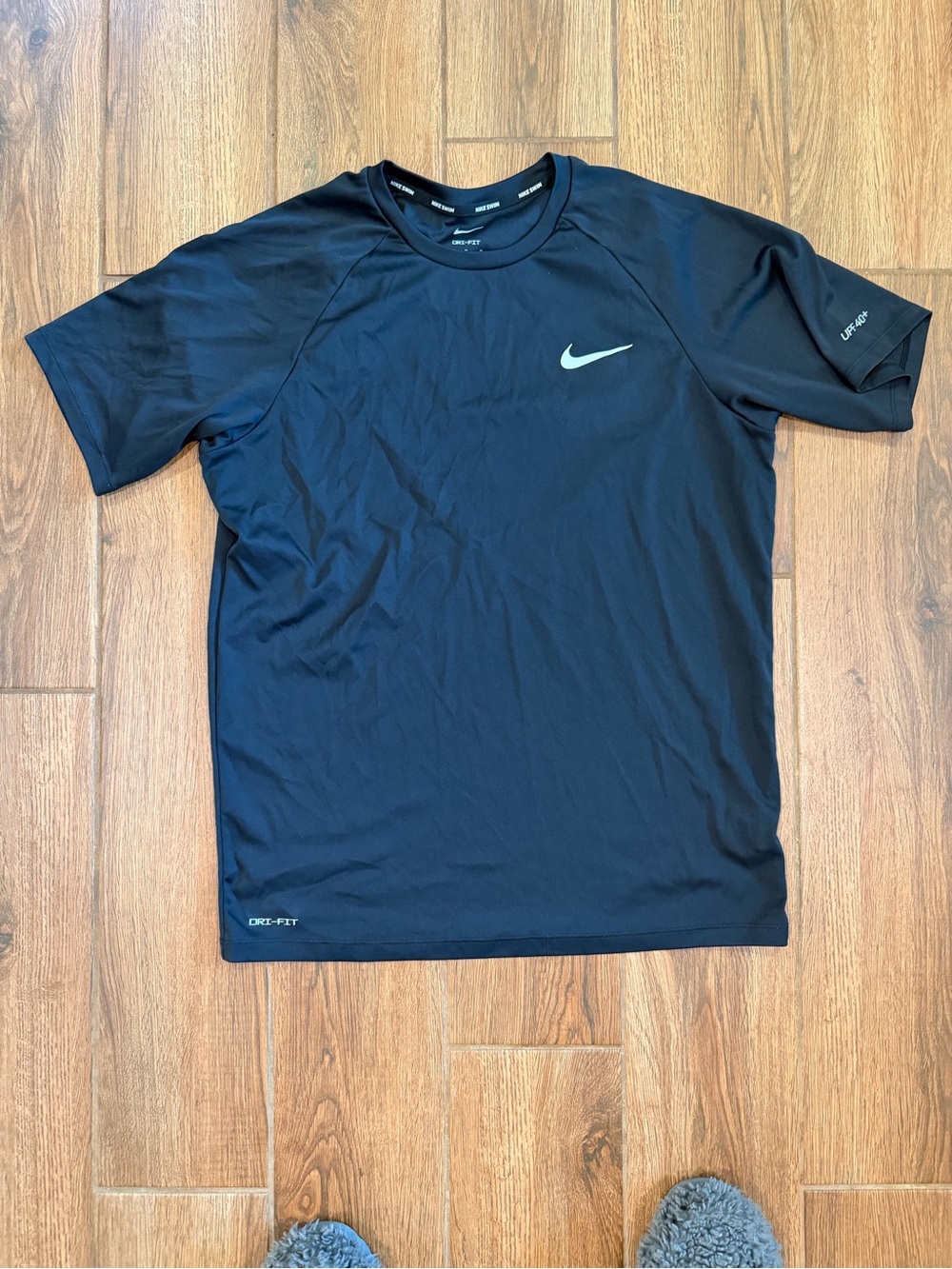 Nike swim Men’s Black Dri-FIT Short Sleeve Performance Shirt / medium